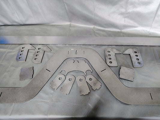 Triangulated 4 link cross member kit