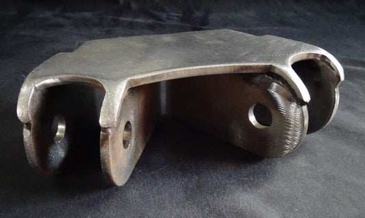 4Link cross member upper link arm mount